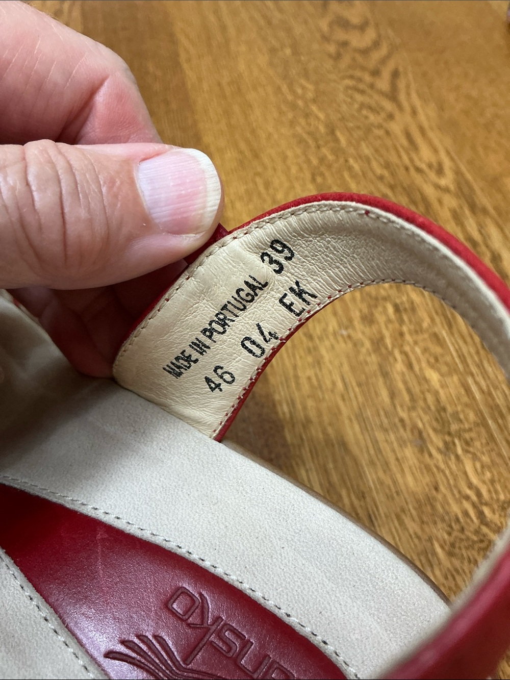Woman’s Dansko red slip on sandals. Size 39. Like new! Elastic ankle strap. Cute - Picture 5 of 8